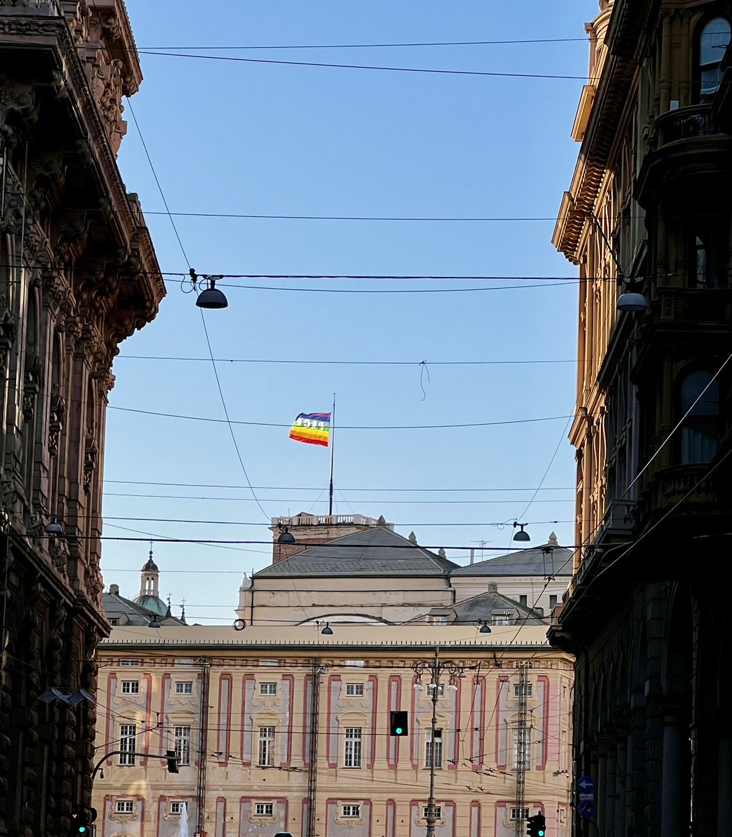 LaMari1281's tweet image. #Genova sostiene la #PACE tra i popoli.
We stand for #Ukraine 🇺🇦💙💛 #NoWar