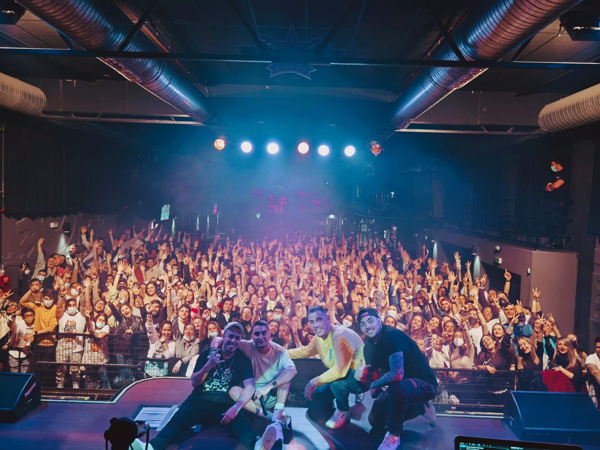 SEVILLA...de diez lo de anoche.
Agradecidos de recibír tanto amor y de compartir una noche tan mágica con un público espectacular. 
Nos vemos pronto. Gracias de corazón ❤️🐺
#sevilla #ambkor