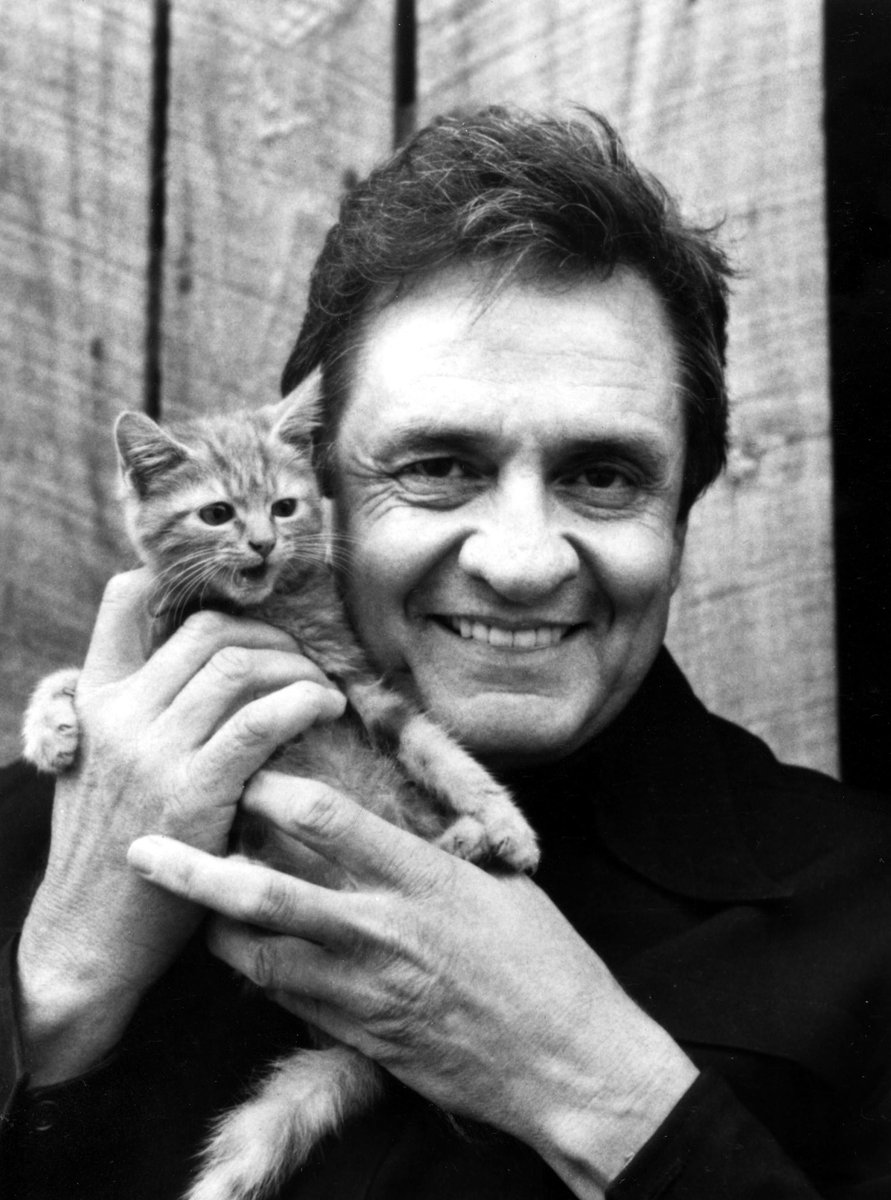 daddyrussborris's tweet photo. The Man in Black would have been 90 today. 

Legend. 

#JohnnyCash, @wfuv https://t.co/lUV1sIOSgd