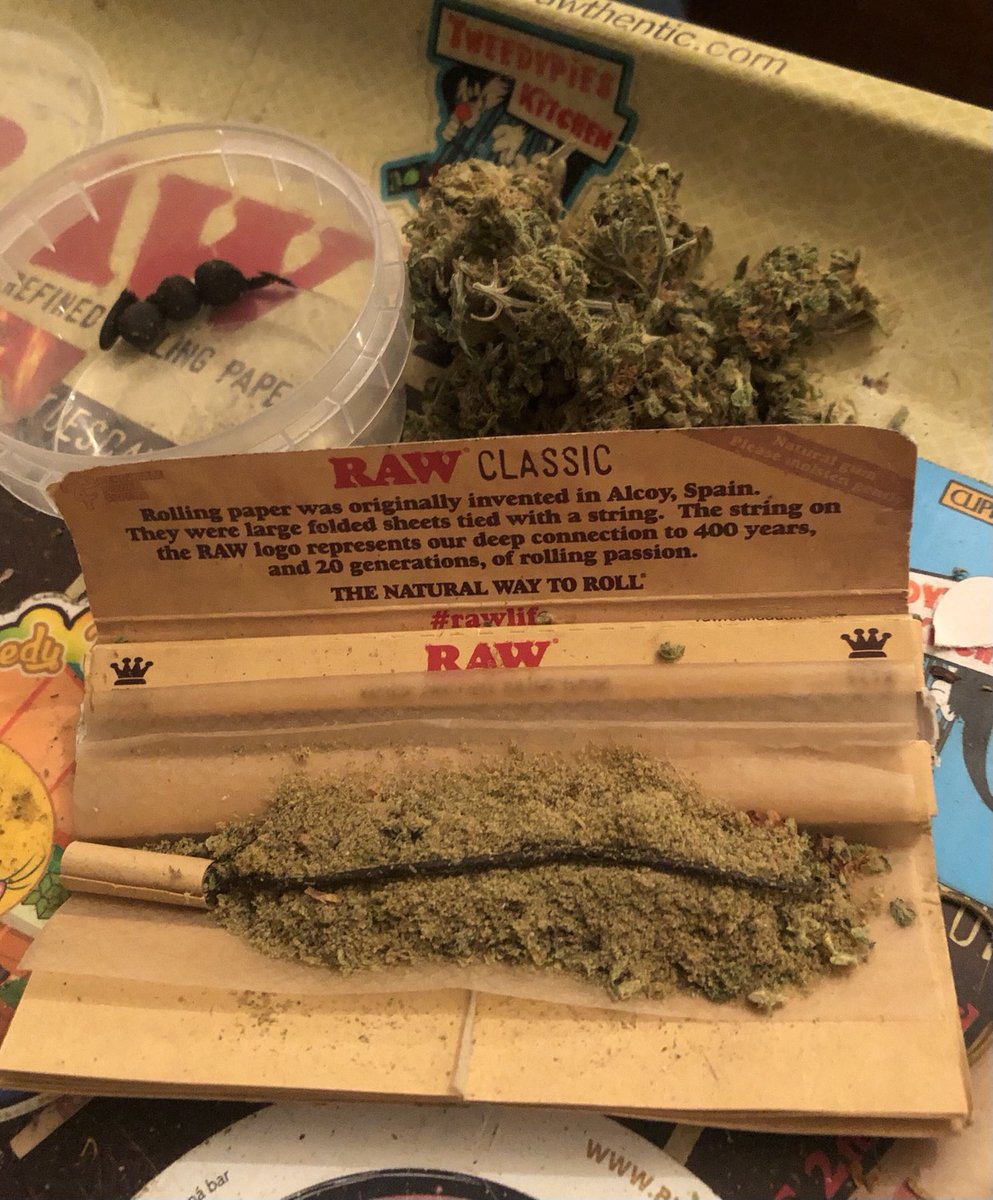 Greengiggles420's tweet photo. Happy @420🌱 from Ireland 🇮🇪 to everyone wherever you have a beautiful 😍 💚🍀🌱day Bruse Banner#3, Bruse Banne#3Kief & soft filtered moroccan hash #legalizeit #growyourown #fabricpits #Putingetout https://t.co/dI3ASWUVvb