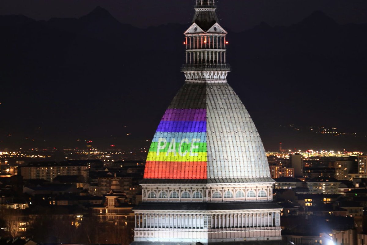 twitorino's tweet image. 🏳️‍🌈 I colori della bandiera della #PACE sulla Mole Antonelliana di #Torino

#peace #nowar #StopWar #UcraniaRussia