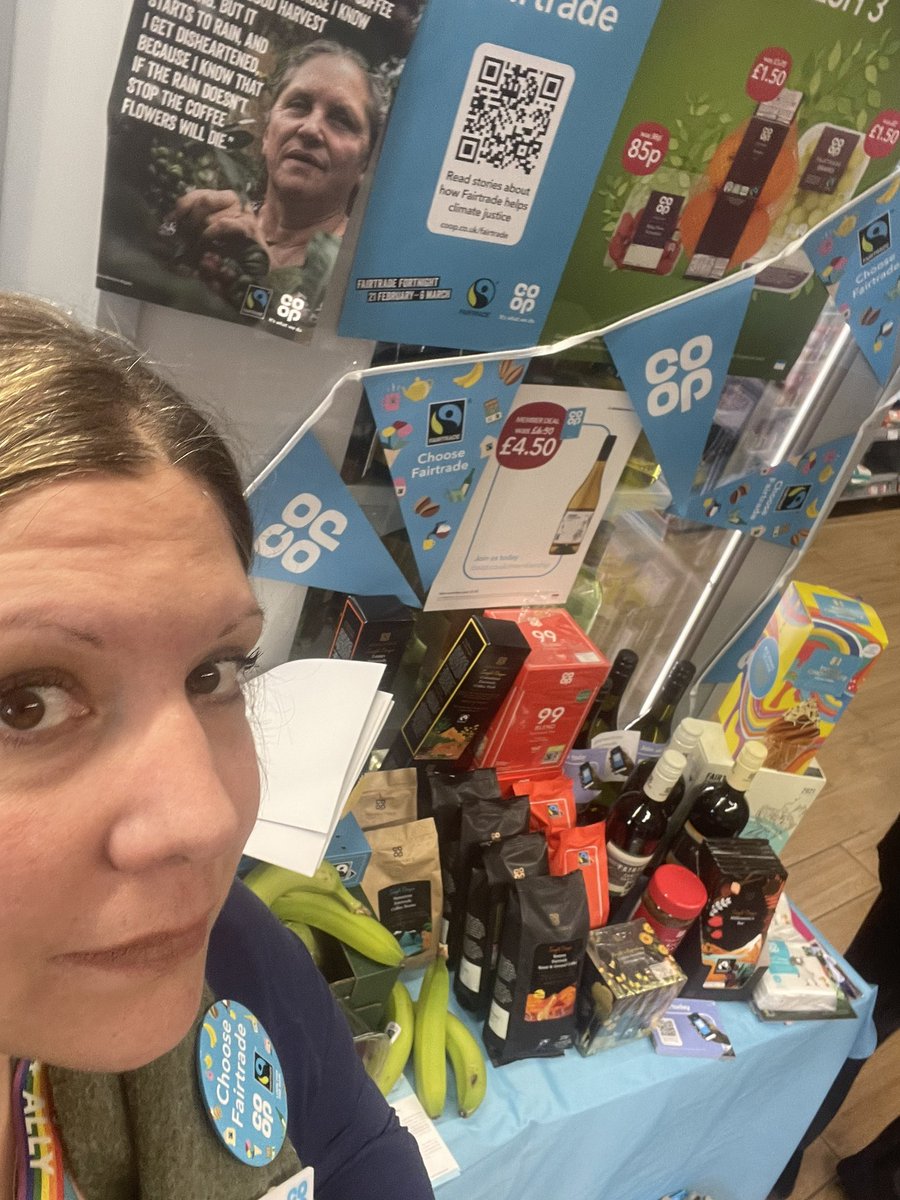 CHLM21's tweet image. #JoinInLiveLocal #CoopOakley talking about the importance of #Fairtrade &amp;amp; @coopuk commitments #CooperatingForAFairerWorld. We had a visit from @SpotlightUK1 who came to see the community &amp;amp; see our new exclusive Fairtrade @benandjerrysUK Ice-cream #OhMyBanoffeePie 

#ItsWhatWeDo