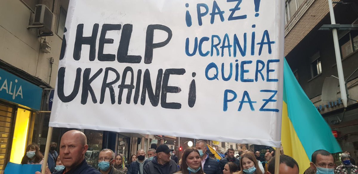 PaquiPerezCs's tweet photo. 🇺🇦 Esta tarde hemos recorrido las calles de Murcia junto al pueblo ucraniano que vive en nuestro municipio para pedir PAZ para #Ucrania 

Los gobiernos de las naciones deben trabajar por la paz usando la diplomacia y no la guerra.  

#MurciaConUcrania 
#PazYLibertadParaUcrania 🕊 https://t.co/NkRAKSDvAZ