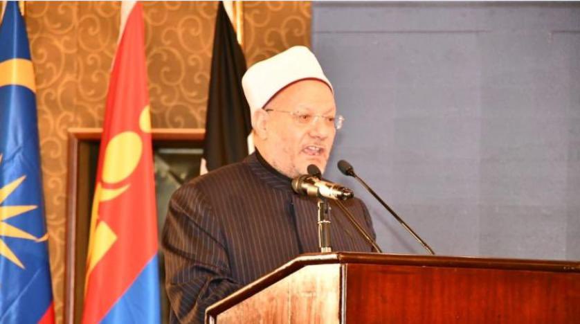 مفتي مصر:

القرآن الكريم قطعي الثبوت من ناحية آياته، والاجتهاد في النص القرآني يضر بالأمن المجتمعي.