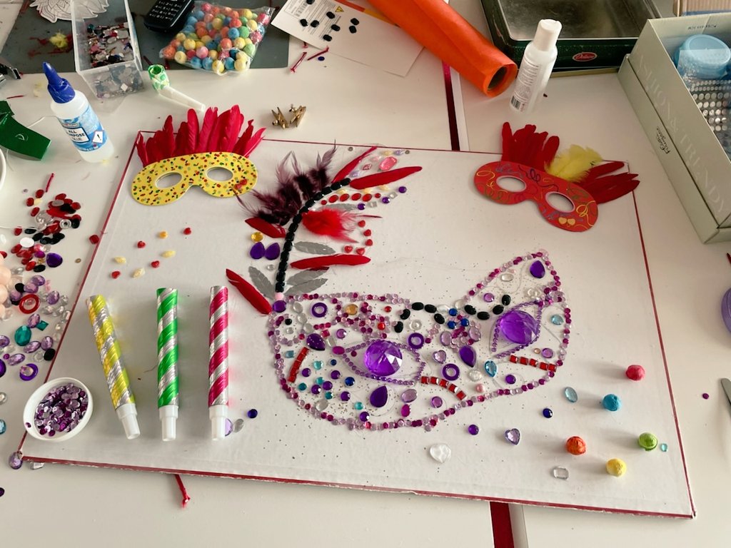 La résidence de #Juvignac accueille dès ce week-end le mardi gras 🥳🎭

La créativité des résidents n'a pas de limite 👩🏻‍🎨

Pendant le mois de Mars, c'est un vol direct pour le #Carnaval2022

<a href="/senioriales/">Senioriales</a> <a href="/senjuvignac/">Senioriales Juvignac</a> #MardiGras #bienvieillir