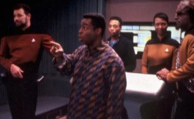 dude_trek's tweet photo. #trekfirsts 26
Second chances was a fun. Riker meets his transporter clone who wishes to continue the relationship with Troi. He made the first move with a scavenger hunt that excited Troi. Although it didn't last I like think the idea of getting back together was sparked here. https://t.co/F5oT0Sqz18