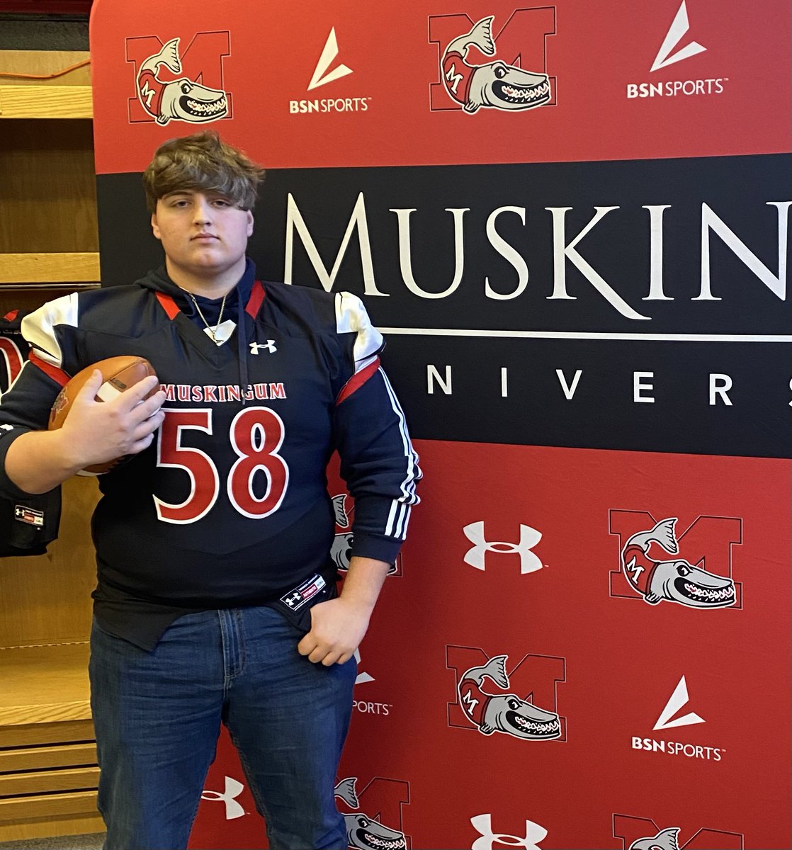 Had an amazing time up at Muskingum University this weekend‼️<a href="/LaneKnost/">Coach Lane Knost</a> <a href="/CoachIeuter/">Erik Ieuter</a> <a href="/MuskingumFB/">Muskingum Football</a>  And thank you to all of the others coaches for having my father and I on campus!! <a href="/FightingMuskies/">Muskingum Athletics</a> <a href="/mjcaathletics/">MJCA ATHLETICS</a>