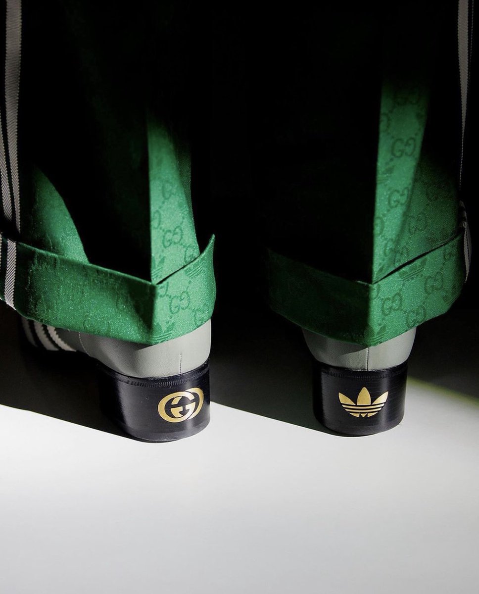 SabriKolod's tweet photo. Gucci y Adidas Originals lanzaron una nueva cápsula colaborando, donde mezclaron dos estilos totalmente diferentes y hasta fusionaron ambos logos. https://t.co/Ji82XpZ0EK