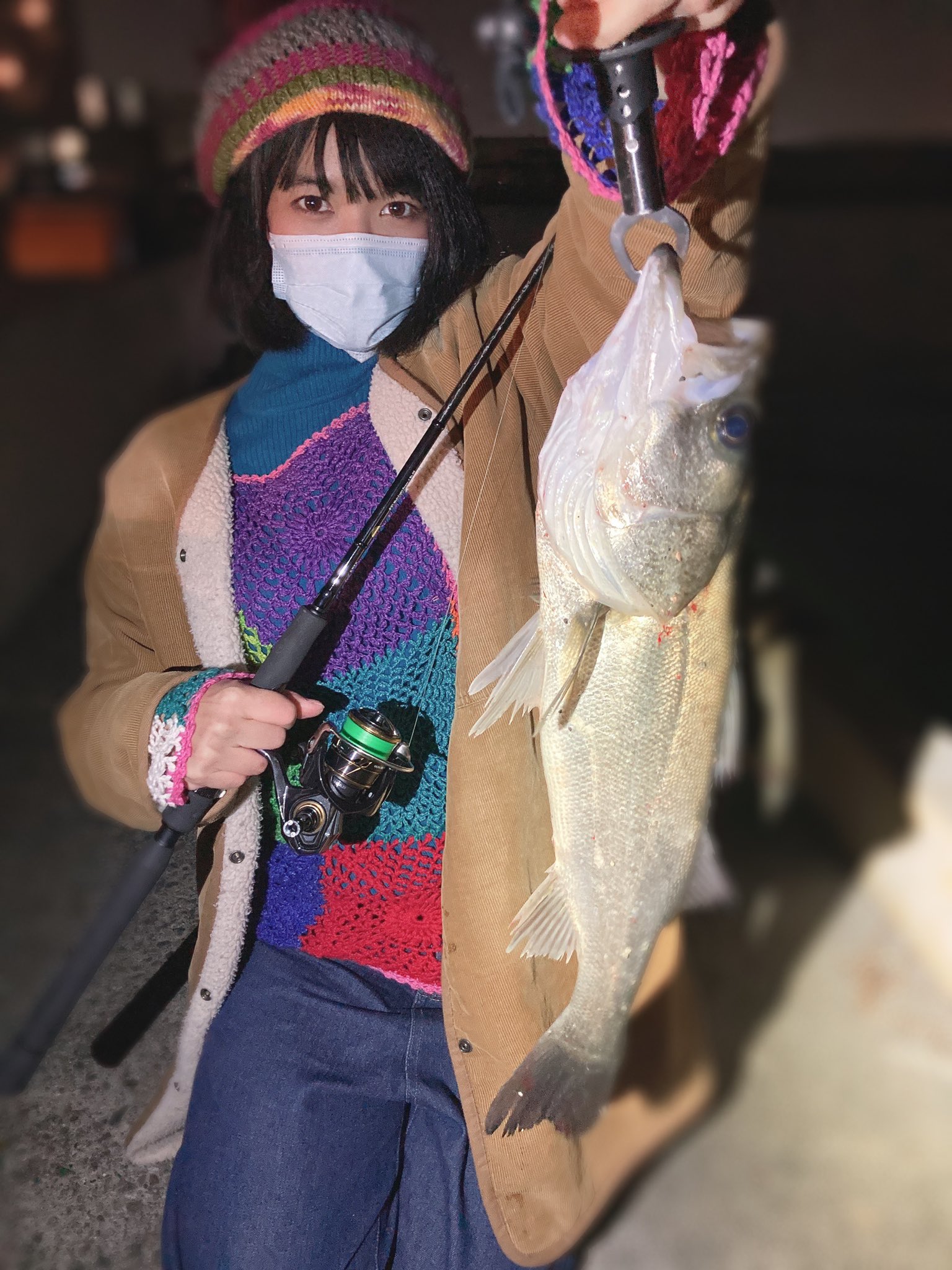 تويتر さお釣りマン على تويتر 粘り勝ち ダイソーのソルト用ジグヘッドとシャッドテールワームでシーバスget 久しぶりすぎてめっちゃテンパった 笑 釣り 釣果 釣りガール 釣り女子 釣果情報 神戸釣り つり シーバス ハネ スズキ T Co