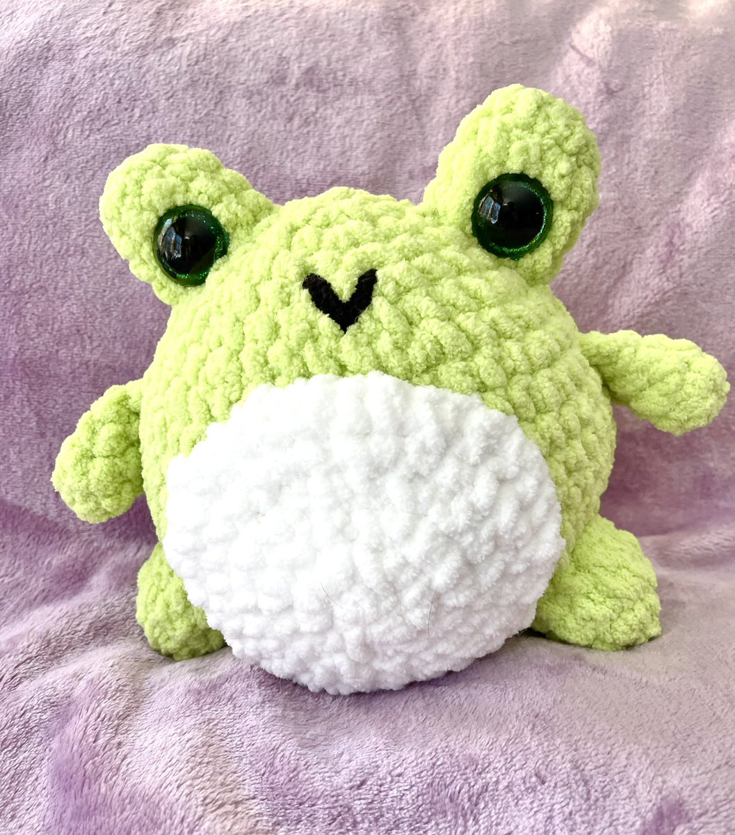 buffy617's tweet photo. Little #Frog for my next event #plushies #plushie #plush #squishy #gift #giftideas #burrowsboutiqueusa #etsy #etsyshop https://t.co/qmUYcdJUaF