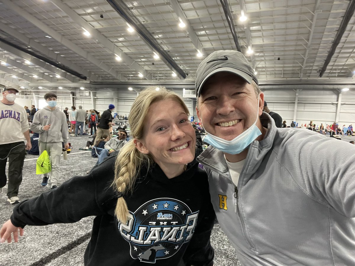 EMacG14's tweet image. Good time cheering on @HIGHLANDERTFXC today at the state indoor finals. @lea_macgregor @Kenzie_Wright23