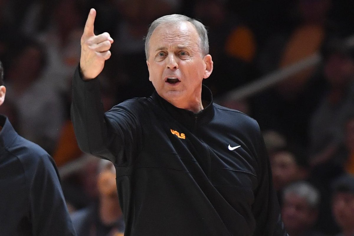 CBSSportsHQ's tweet photo. Tennessee now has home wins vs Arizona, Kentucky and Auburn this season🤯

@Vol_Hoops https://t.co/DVaOdHRigY