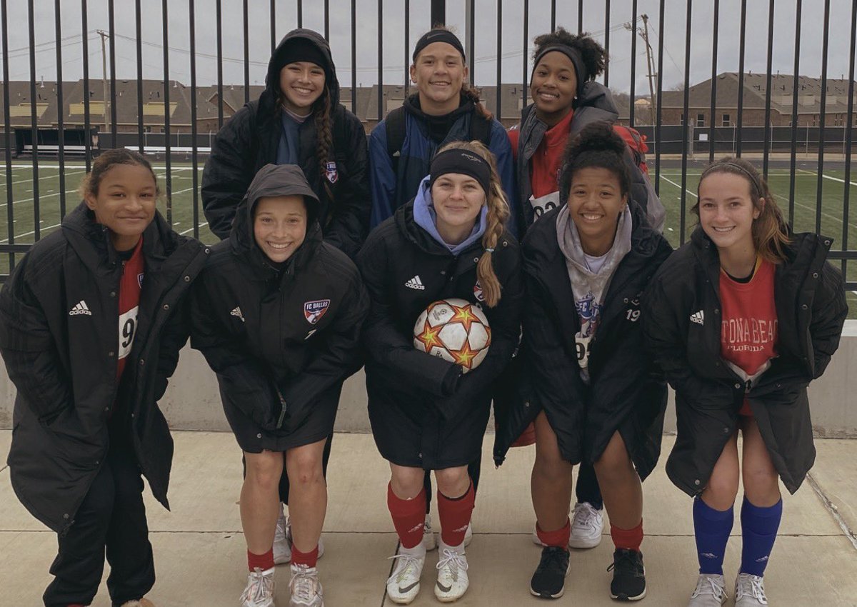 Pic at the College ID Player Showcase today! 🥶🥶