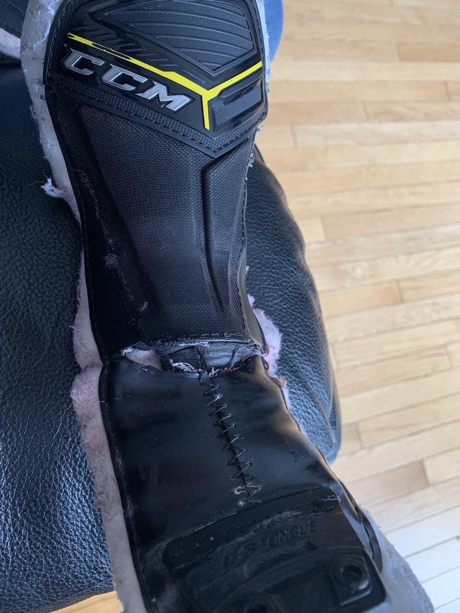 MBSThompson's tweet photo. Hey @CCMHockey are the tongues in your junior Supertacks AS3 skates supposed to only last 1 year before splitting apart? Then I have to spend another $100 on new ones? #FeelingRippedOff https://t.co/Yw3L8cWnMC