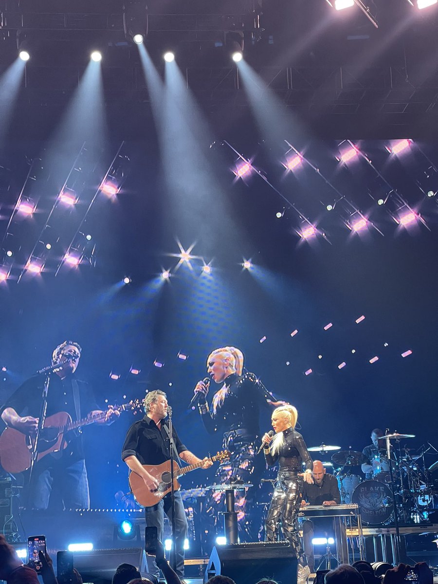 AlexaCudia's tweet photo. happiness is: flying the country every few months to hear/see the music that helped you heal 🤍 
@gwenstefani https://t.co/5XDtCbIzgl
