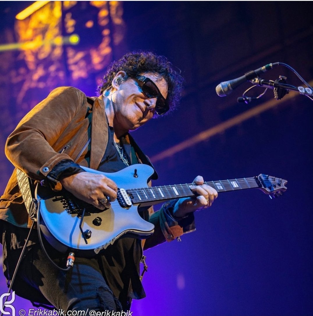 Happy 68 birthday to the legendary Journey guitarist Neal Schon ( 