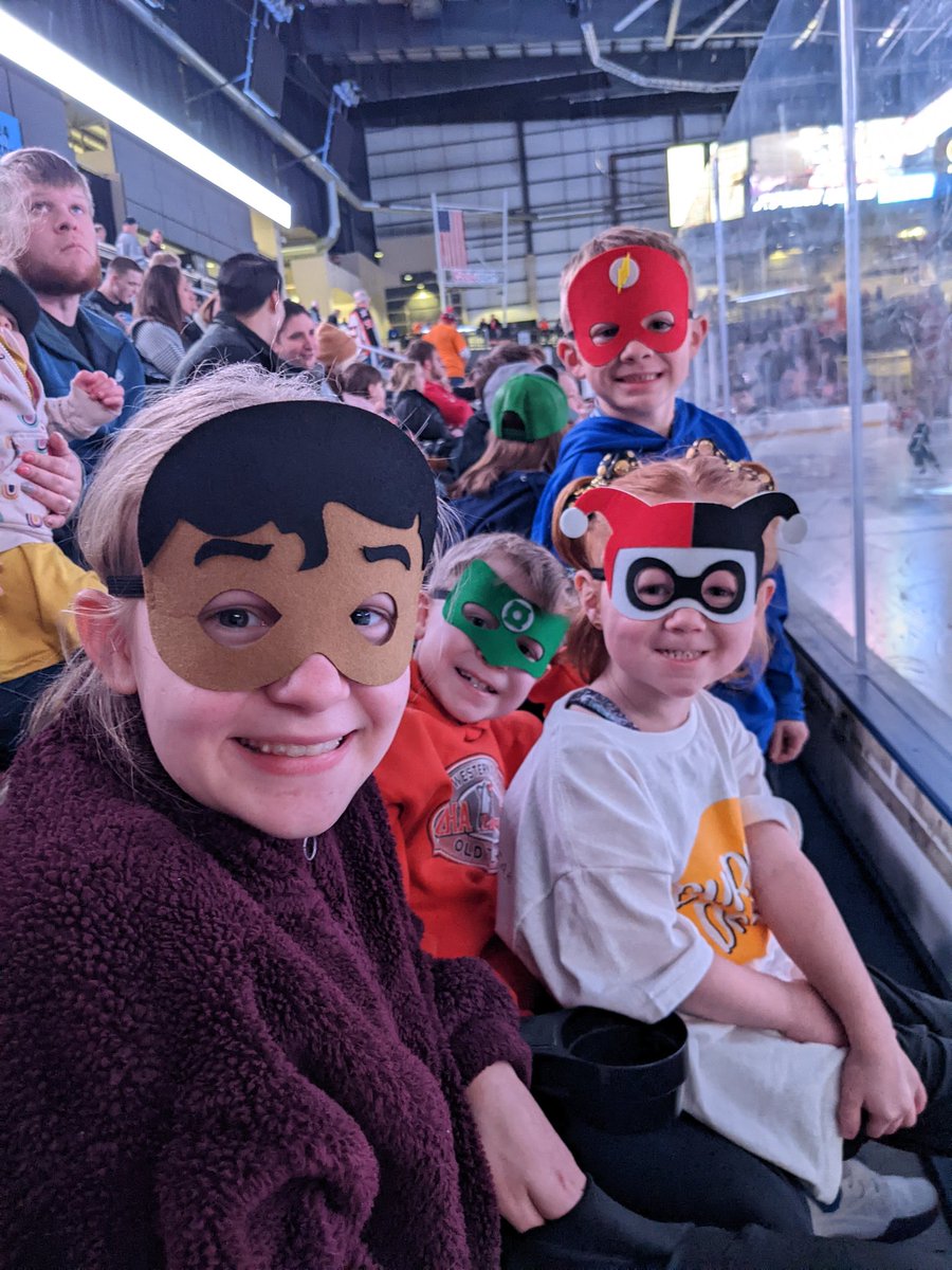 robinlinn9's tweet photo. Cutest super heros at the hockey game! Go Lancers! @OmahaLancers #tweettheheat https://t.co/h3jkSevVfS