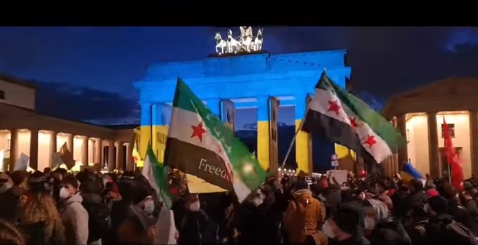 Демонстрації в Берліні проти війни та проти військового злочинця Путіна
#Kyiv  
#UkraineRussia 
#Ukrania 
#UkraineCrisis 
#اوكرانيا_روسيا