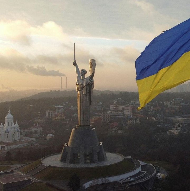 Hee_aidworker's tweet photo. The world stands with Ukraine 🇺🇦 
We are living in 2022 and no one wants war. We support them to build their own history. To shoot who? To bomb what? Stop Russia!!!

#Ukraine #StayStrongUkraine #Russia https://t.co/HfwINa3Pvc