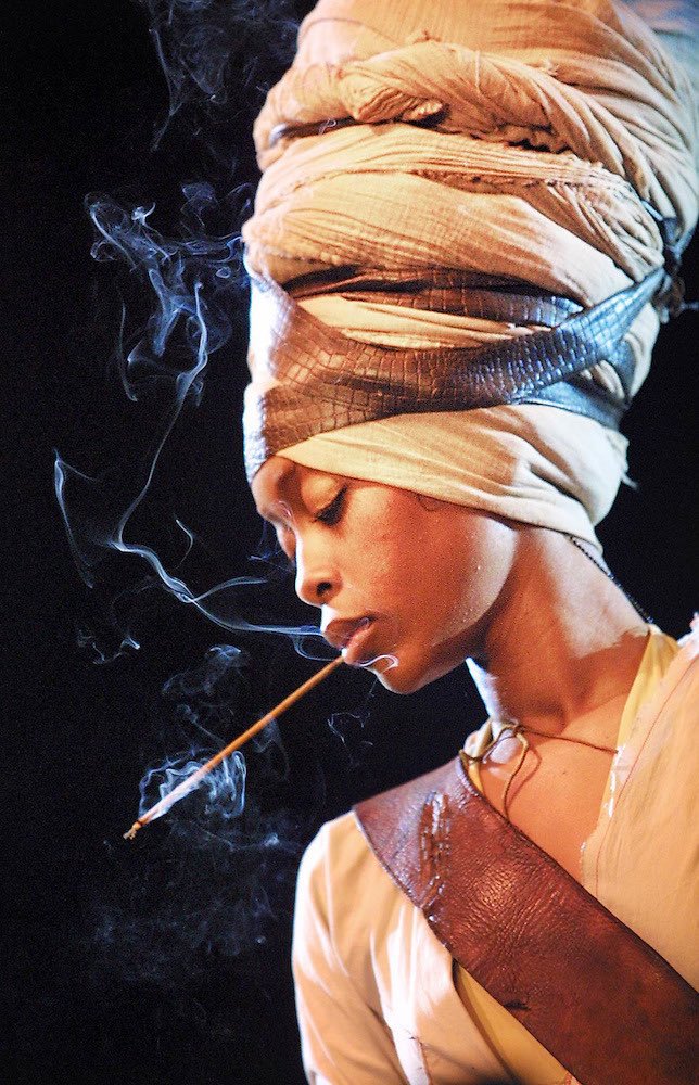 The energy of erykah badu >>> happy birthday to the of neo-soul, 