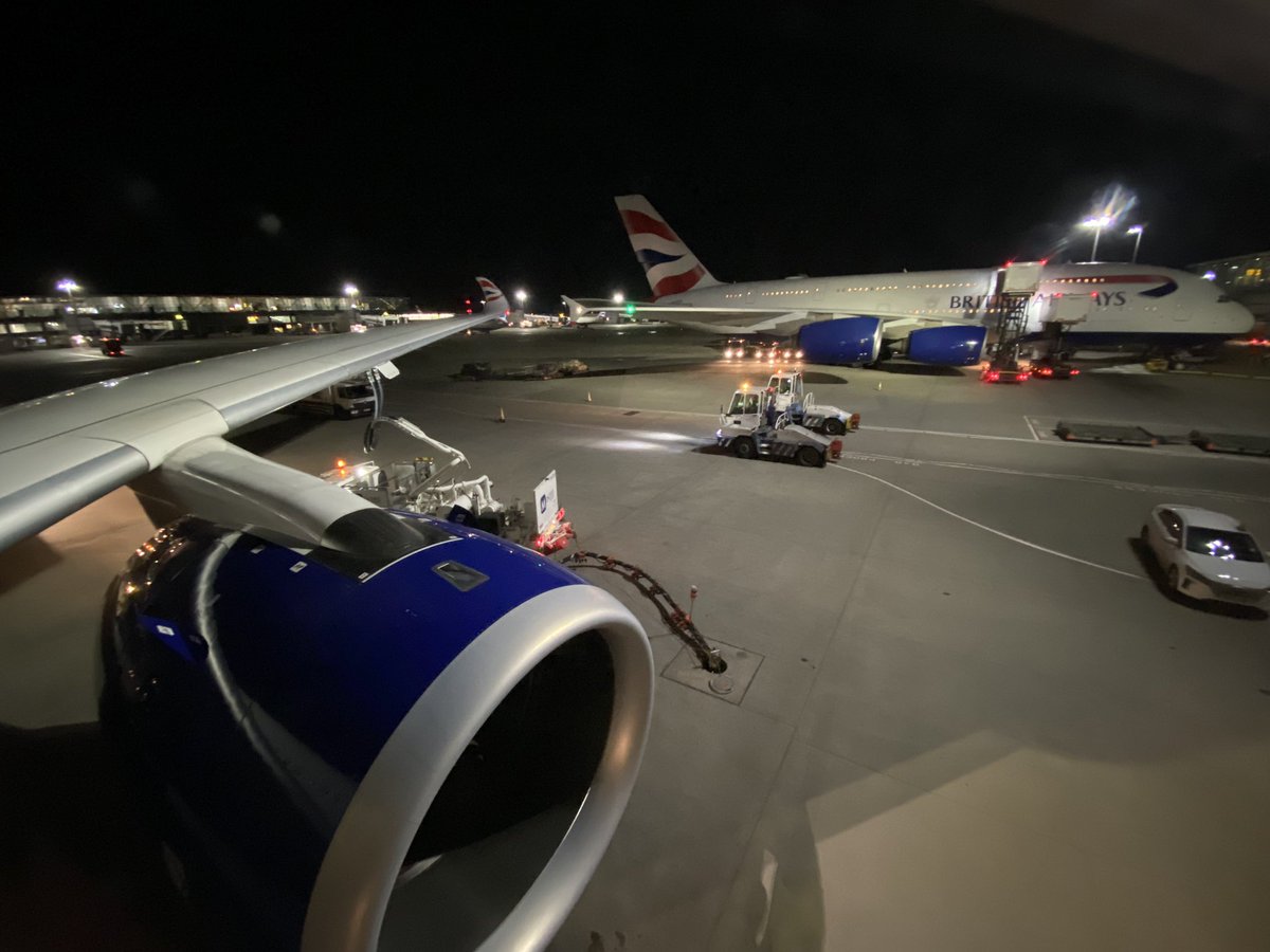 DaveWallsworth's tweet photo. And it’s back to São Paulo yet again! This time flying @airbus A350 G-XWBD on an 10h55m flight. Parked next to my old flame A380 LED Zep! Still miss her but have to say most people think the new one is younger and prettier with bigger motors! 😂✈️✈️ https://t.co/dxEt6OkcBo