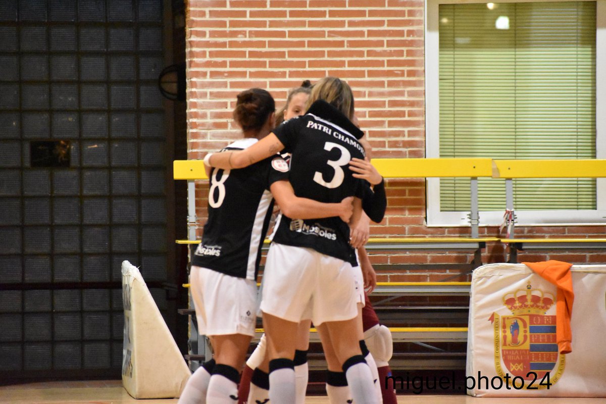 🔚 FINAL | [ 8 - 6 ] Tremenda victoria 🆚 <a href="/TorreblancaFS1/">Melilla Ciudad del Deporte Torreblanca C.F</a> en un auténtico partidazo de los que hacen afición.

¡Enorme EQUIPAZO!

⚽⚽ Sara Santos
⚽⚽ <a href="/CeliaOcho/">Celia Jiménez</a>
⚽⚽ <a href="/patrichamorro/">Patri Chamorro</a>
⚽ <a href="/Aliciabenete_9/">Alicia Benete</a>
⚽ Rafinha

#VamosMóstoles🦅