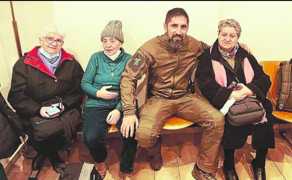 aboal_soto's tweet photo. @AlertaZeta Español
Asturiano
De nombre Pelayo
Es GEO y viste color pistacho
Don Pelayo un hombre que cuida de los que la ayuda esperan sin pedirlo
Y el dice que nuestras monjas dominicas que él ha evaluado son unas verdaderas heroínas
Gracias Ángeles de AZUL https://t.co/FJ6EdJ3dIz