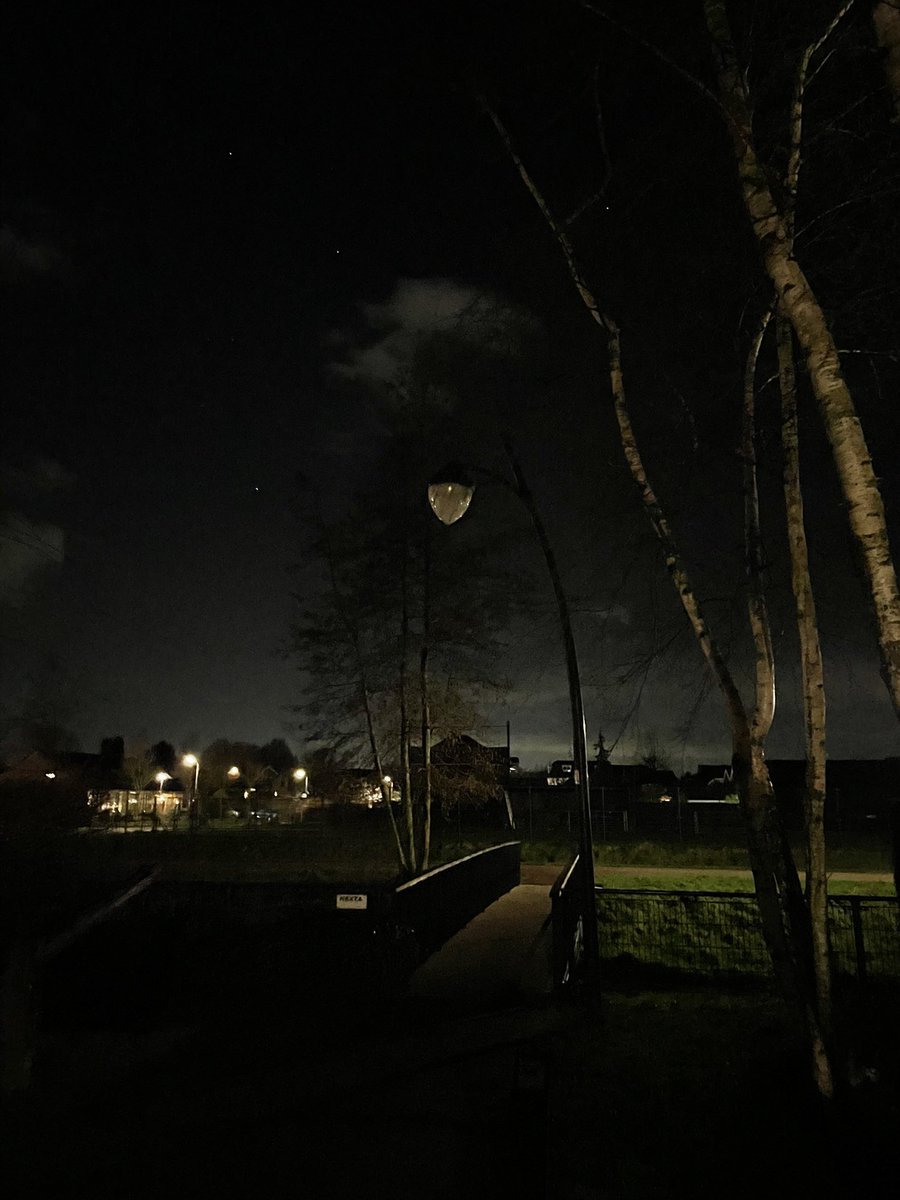 Vathorst! Waar altijd een deel van de wijk zonder straatverlichting zit. Dag 5 inmiddels. <a href="/Gem_Amersfoort/">Gemeente Amersfoort</a>