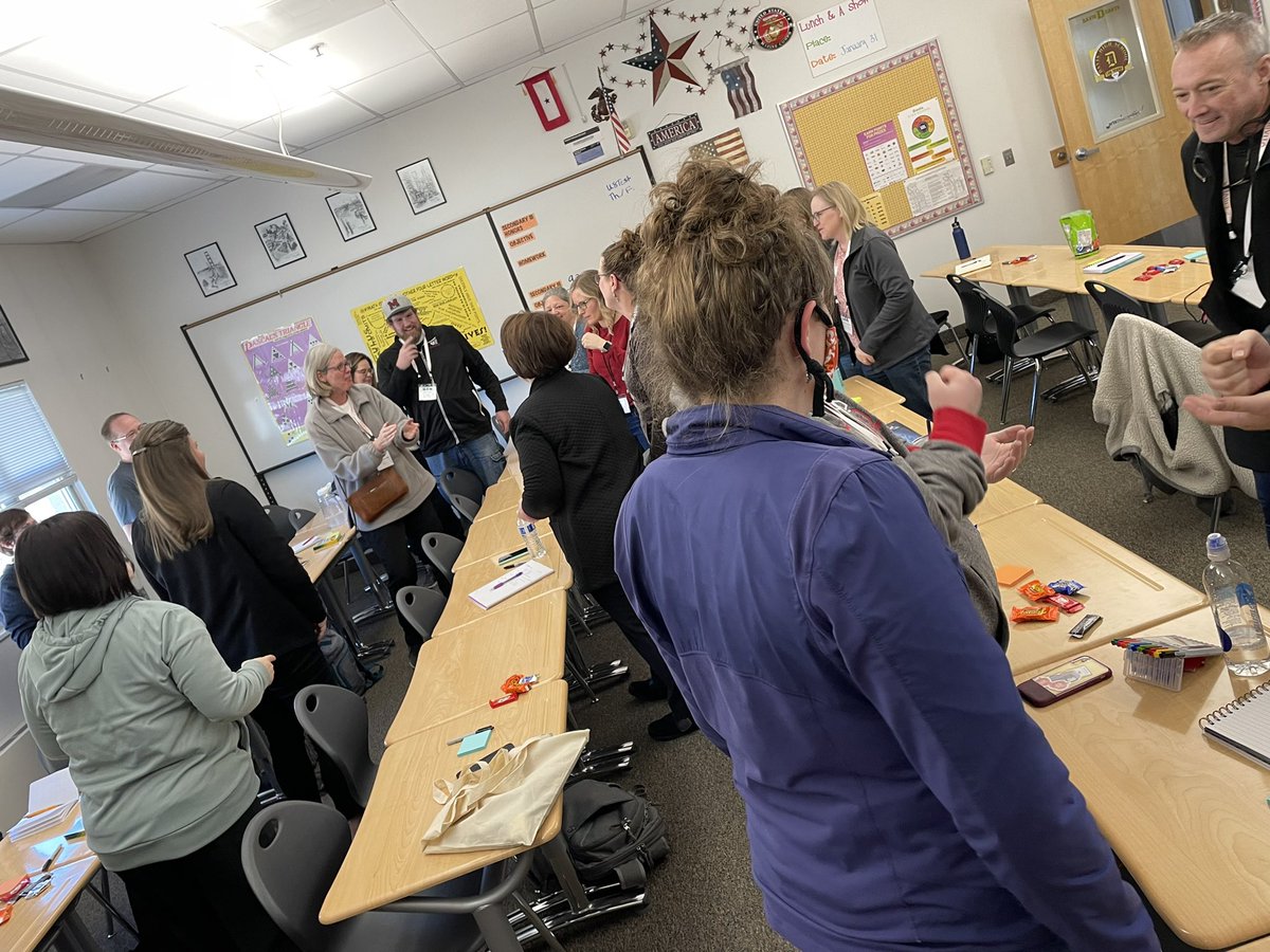 It’s been at least two years since I gave my last in-person session on design thinking, great to be back at it! Just like riding a bike. <a href="/VIDASHARKS/">VIDA (6-8 Magnet)</a> @UtahCTM #dtk12 #designthinking