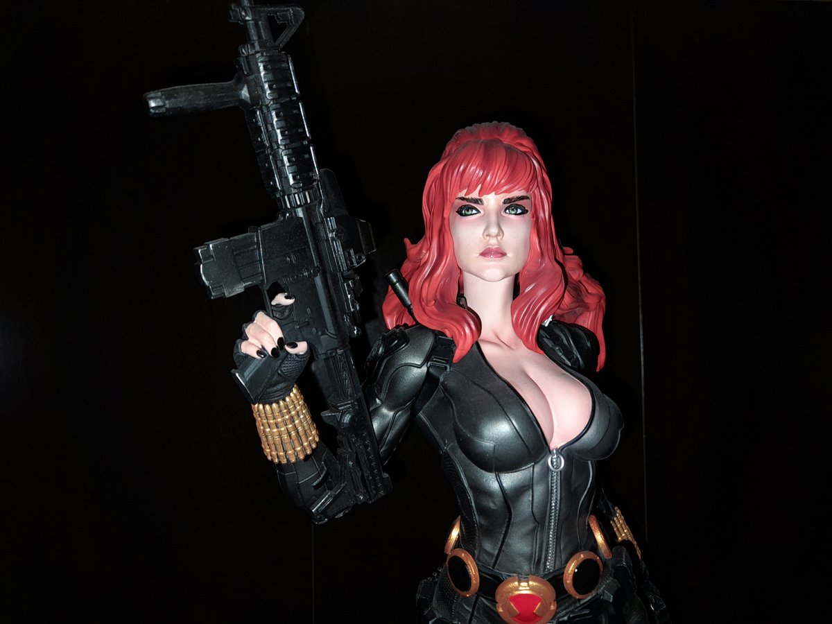 fallingaway164's tweet photo. i've been collecting some statues/figures the last year and have to say this custom black widow is defiantly my fave. https://t.co/tU7qOehdN2