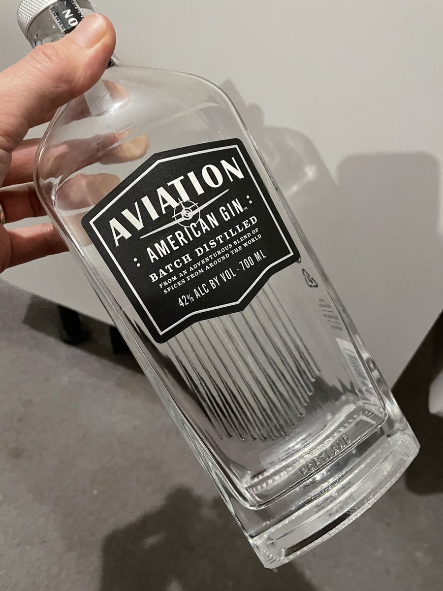 mazzanurse's tweet photo. Sad day when you finish your @AviationGin @VancityReynolds #needmoregin #gin #Aviationgin https://t.co/bYDiKjWtPp