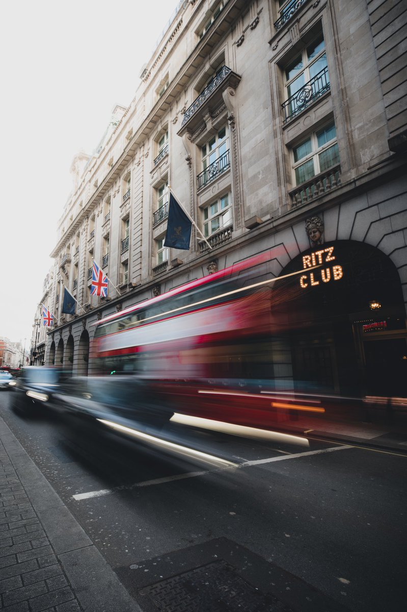 TRVLCreative's tweet photo. London in Motion 🌀 https://t.co/Tt0Oadtv2u