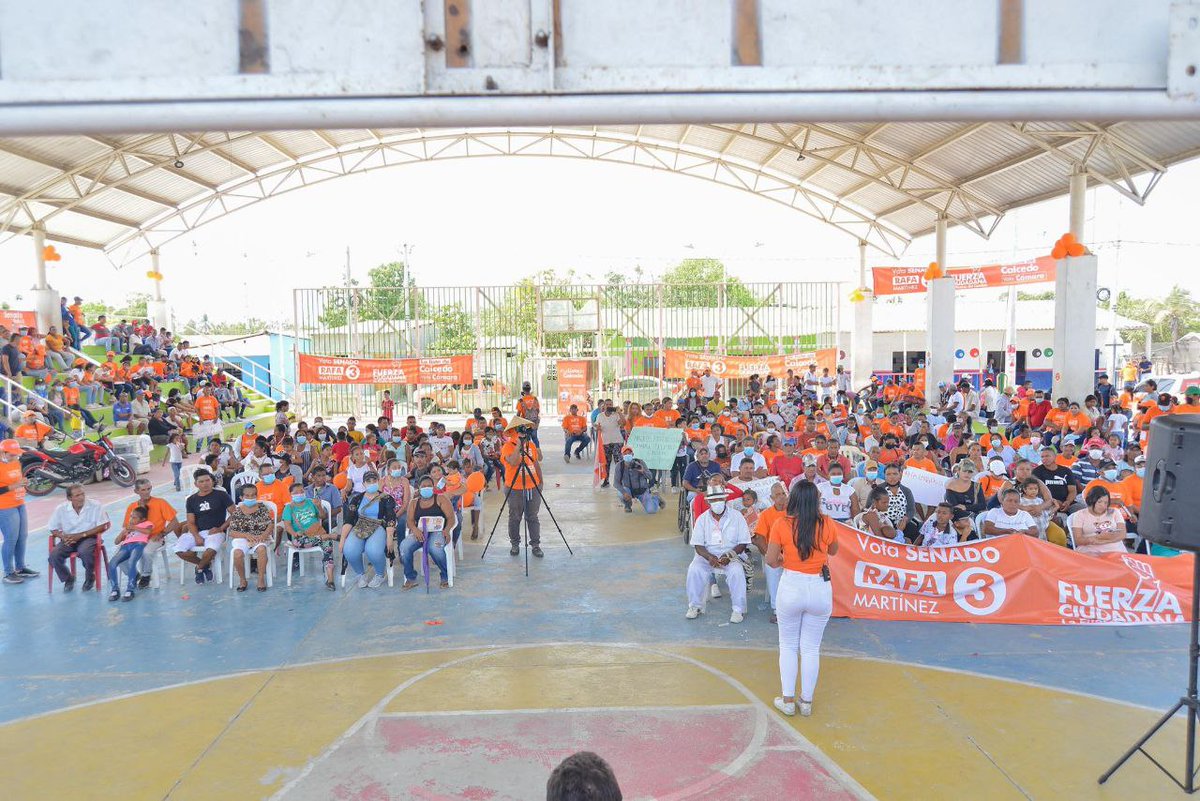 Puebloviejo quiere progresar de la mano de #LaListaDeCaicedo! 🧡💪

Docentes y pescadores de este municipio están #FirmeConElCambio. La candidata a la Cámara <a href="/RrossanaQ/">Rossana Rodriguez</a> recorrió junto a <a href="/mrafael70/">Rafael Martínez</a>, candidato al Senado, las calles de este municipio. 1/2