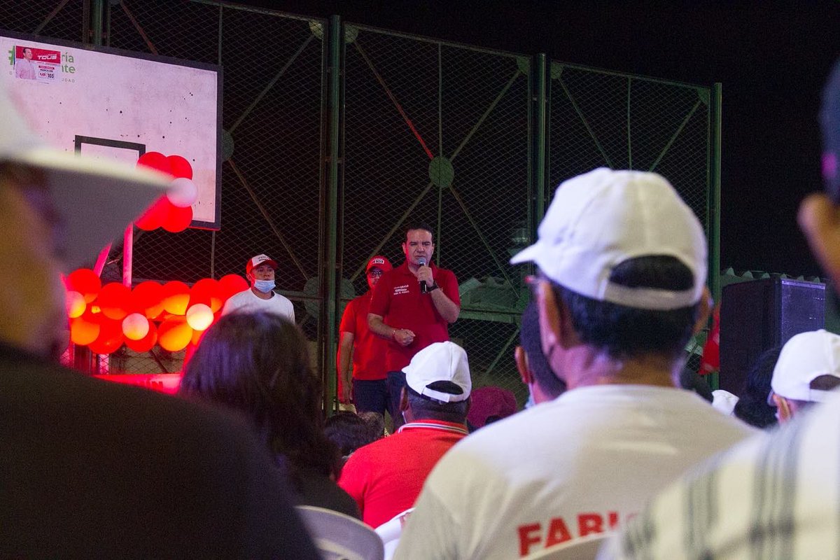 JocheTous's tweet photo. Me siento feliz de recibir tanto cariño ❤️ y respaldo de la gente de Montería.
En los barrios Santa Fe y Cantaclaro tuvimos la oportunidad de conversar y compartir nuestro proyecto político con amigos y vecinos.
#FamiliaL103 #BienestarParaElPueblo #ModoTous #TeamTous https://t.co/1qs34FIWvo