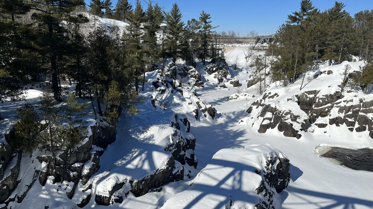 freealonzo's tweet photo. At one of my happy places #jaycooke https://t.co/O4c8dPalcC