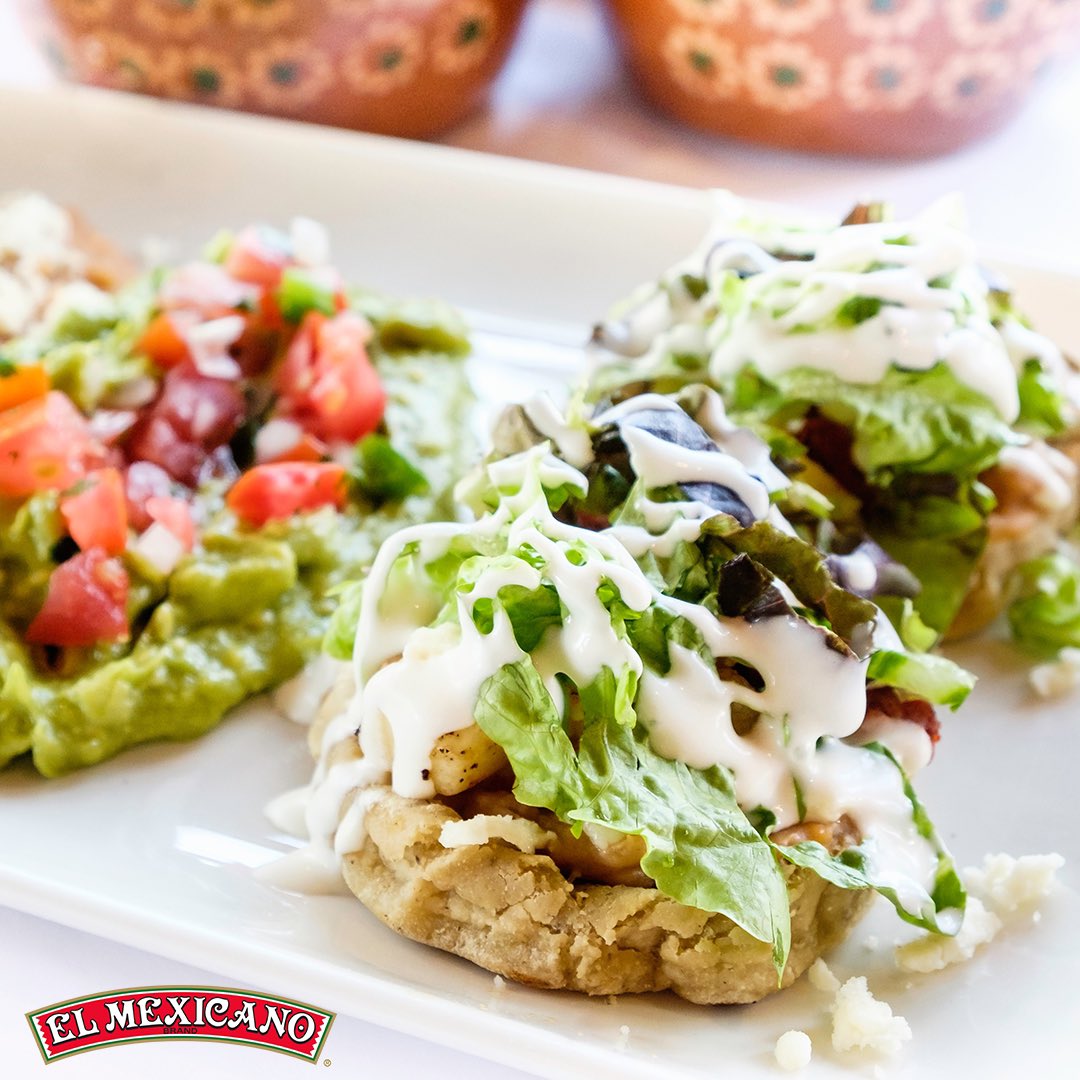 Sopes and more sopes! 😍 Delicious, filling and full of #AuthenticSabor What’s your favorite type of crema topping for your sopes? Crema Oaxaqueña 🧡 or Mexicana❤️?
