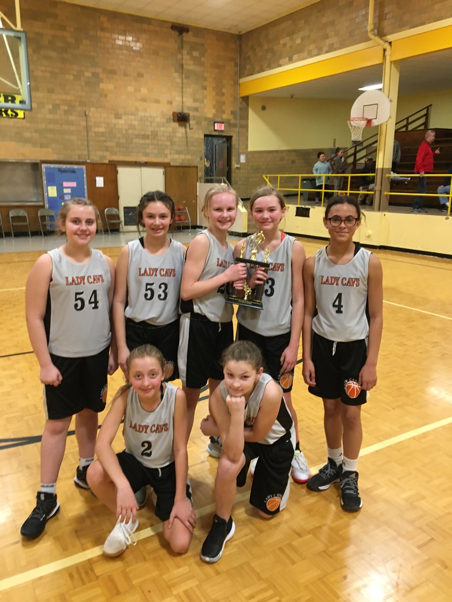 Congratulations to the Culver Community Cavaliers for winning the 2022 HNAC 6th Grade Girls' 🏀 Tournament at Pioneer Elementary School!
(1) Culver Community 2-0
(2) Winamac Community 1-1
(3) Pioneer 2-1
(4) Caston 1-2
(5) North Judson-San Pierre 1-1
(6) Knox Community 0-2
