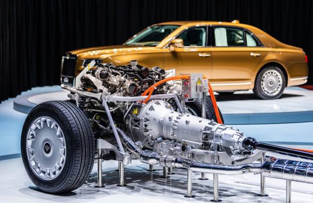 Какие двигатели установлены на автомобилях. V8 hemi supercharged. Тойота приус силовой агрегат. Двигатель chevrolet lt4. Рижский мотор v8.