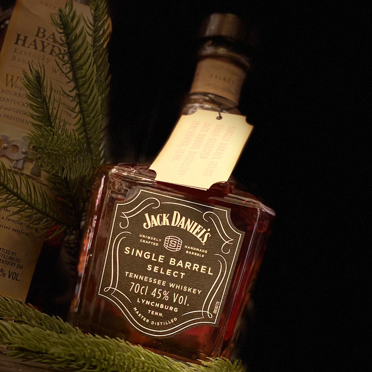 splitsmiths's tweet photo. One for the @jackdaniels_uk fans! ๐ฅ
The Single Barrel Select is intense and aromatic, this whiskey is full of vanilla and delicious fruity notes. Perfect for enjoying near a warming fire. ๐ค
#jackdanielswhiskey #jackdanielsdistillery #jackdaniels #singlebarrelselect #whiskey https://t.co/1JGG3HZ6ZQ