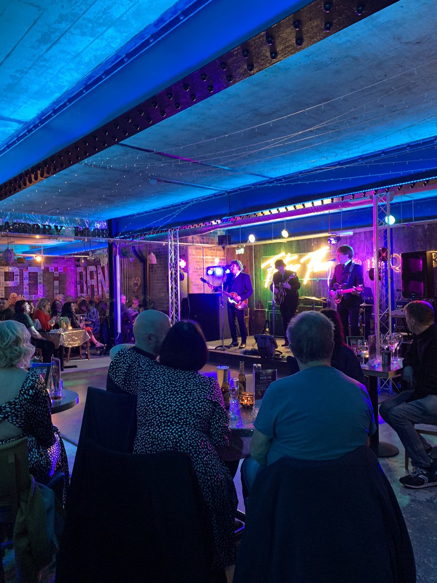 JulieFrost3's tweet photo. A very impressive Beatles tribute act, theyโre really good! #Potbank #FactoryFloor #StokeOnTrent #Saturday https://t.co/HLhR26E2T5