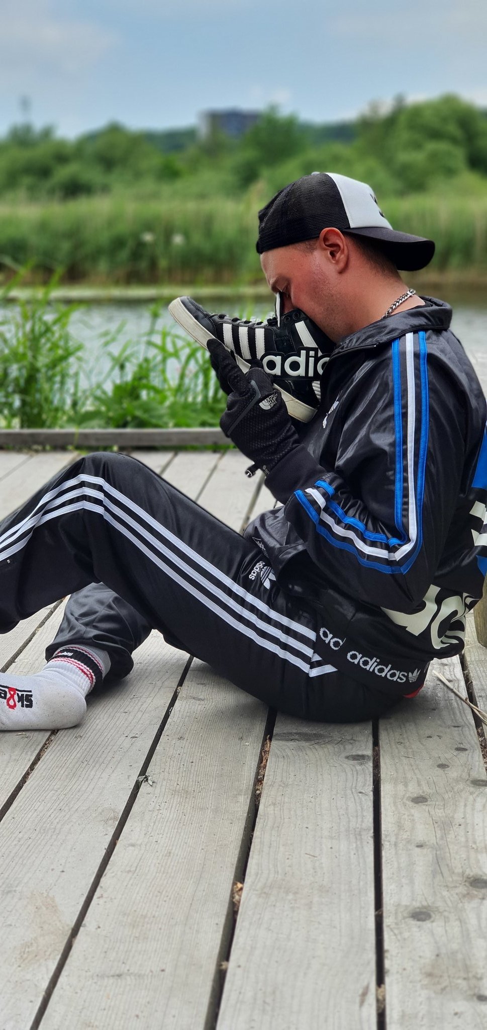 Gearfetishboy1989 on Twitter: "Wanna join? And smell my old Adidas high top? 😉 . . . . . . . . . . #adidasboy #adidas #sniffing #gay #sportswear #sneakers #scallygay #chile62 #boy #sneakerheads #sk8erboy #fetichepies https://t.co/8WWBBFUrBt" / Twitter