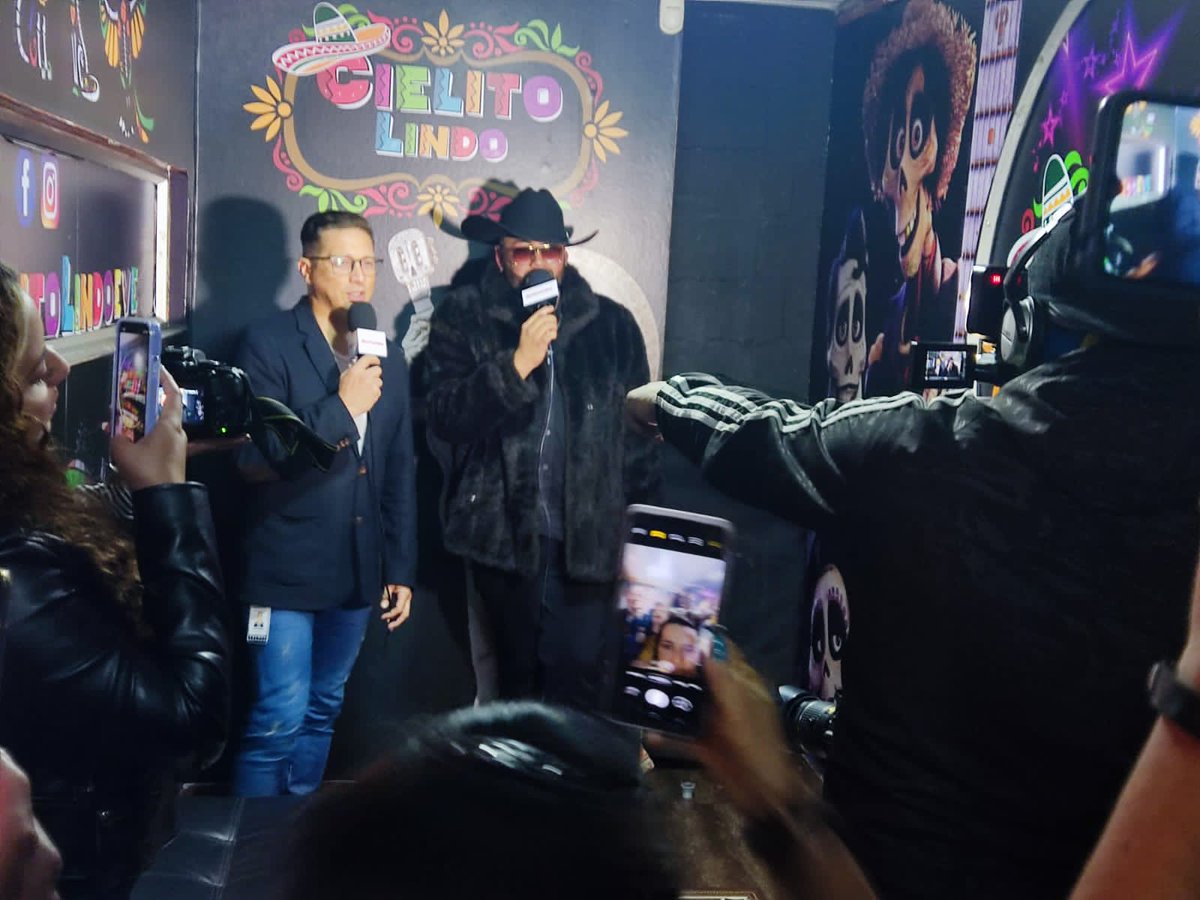 HernandezJoimer's tweet photo. Entrevista con Yo Me Llamo Carín León https://t.co/KQNsEbFCNG