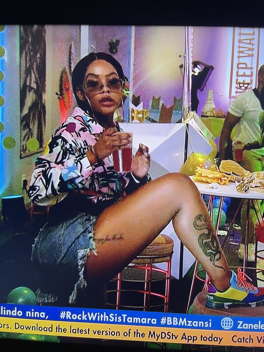 samkelo_danisa's tweet photo. Can we talk about Mpho’s second outfit😭🔥🔥❤️
 #BigBrotherMzansi https://t.co/3kd6yjIhXj