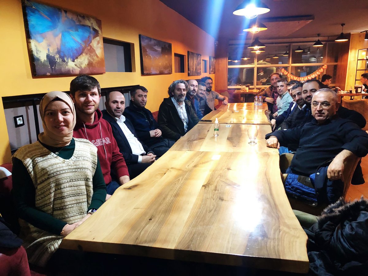 KarsEBS's tweet photo. İlçe ve komisyon başkanlarımızla bir araya geldik.
Sendikal deneyimi yüksek,ilkeli
kadromuzun
sahip olduğu teşkilat ve sorumluluk bilinci onur verici.
Şahsiyetli bir sendikacılık yapıyoruz
Yalan söylemiyoruz.Hiç söylemedik.
Sendikacılık ahlakla yapılmalı/yapıyoruz.
#KarsEbs 👏 https://t.co/ZE9zASVn2Y