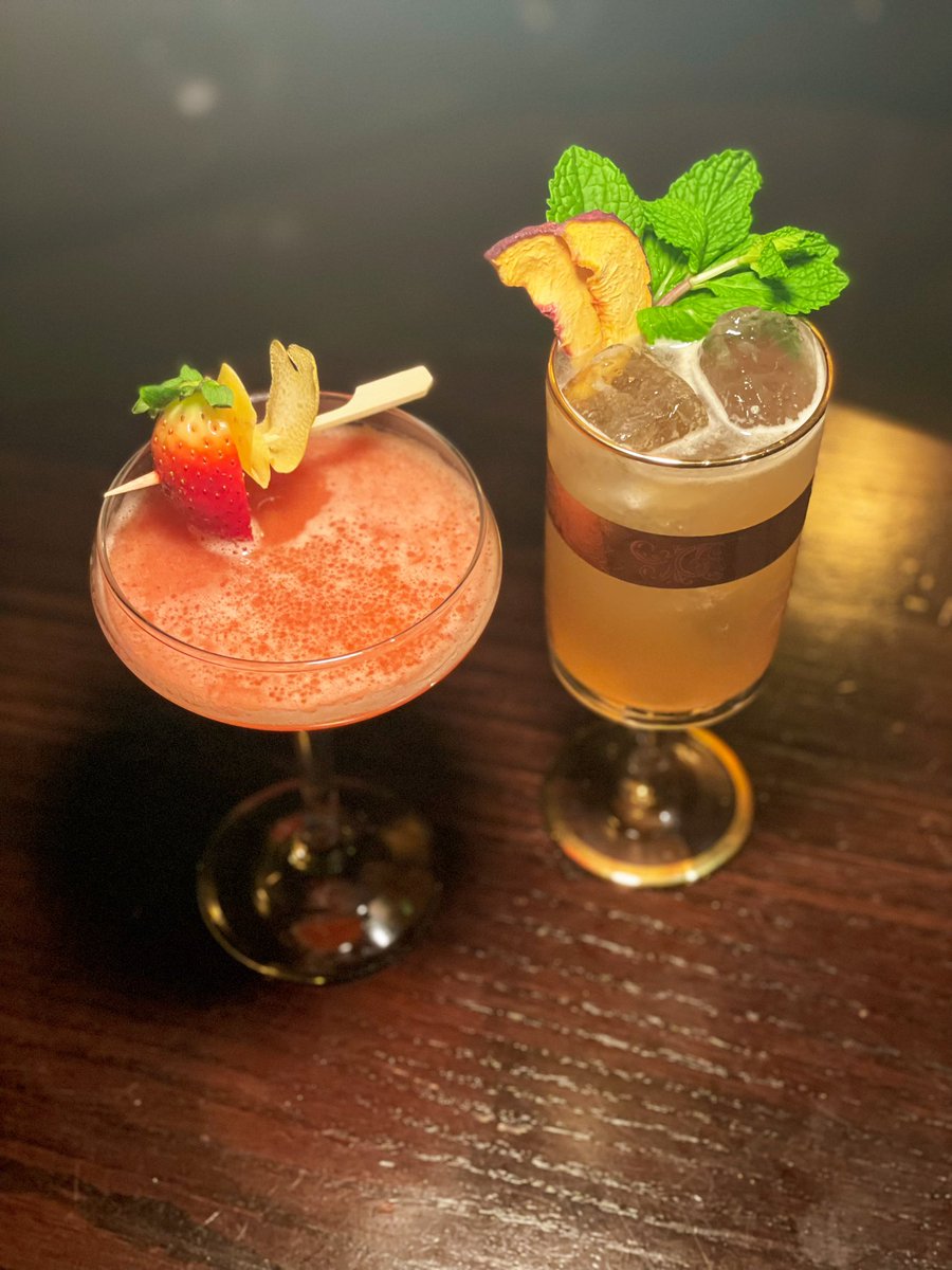 SaloonDavis's tweet photo. Last chance to vote this weekend. Who will it be?
•
Voting for The Duel is open through Saturday — The Whisky Daydream vs. Persian Plum in a Bourbon Battle— link in bio 🍸🥃
•
#Somerville #DavisSquare #bartender #BartenderDuel #competition #cocktails #bourbon #do617 #BuyLocal https://t.co/xFelKFfvZW