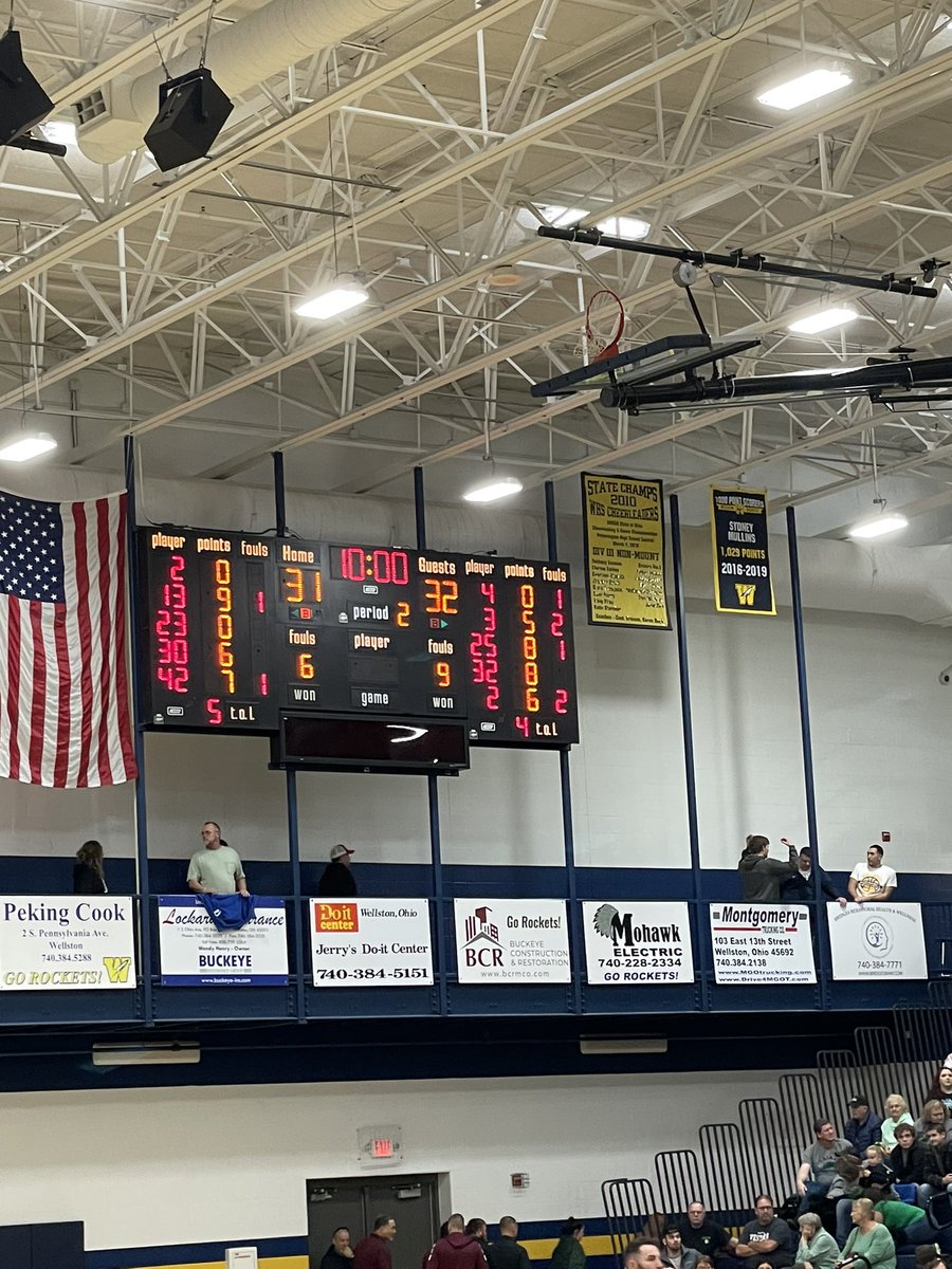 FH_MiddleSchool's tweet photo. What a half of basketball!! FH leads Western 32-31 https://t.co/7GG7v9zc6E