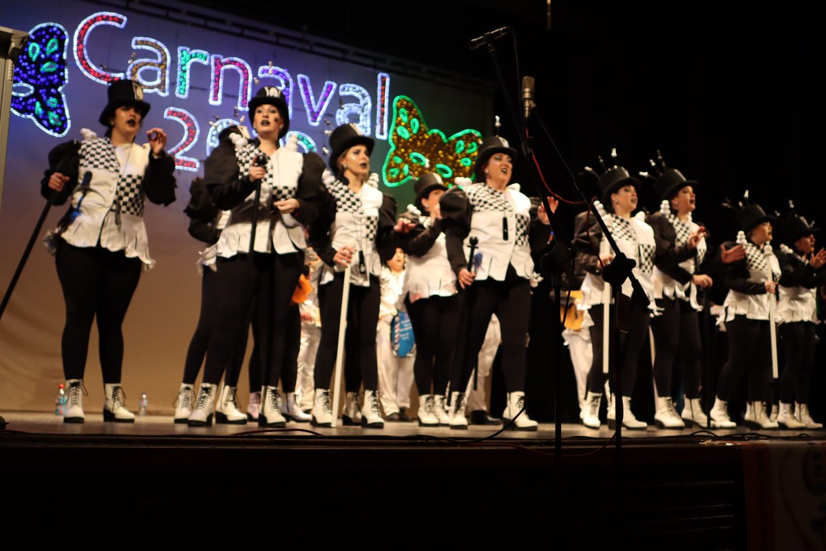 radio_ronda's tweet photo. Enhorabuena a @comparsacmplls por su actuación esta noche en la Gala del Carnaval de Ronda 2022 https://t.co/HHLkdVJlK5