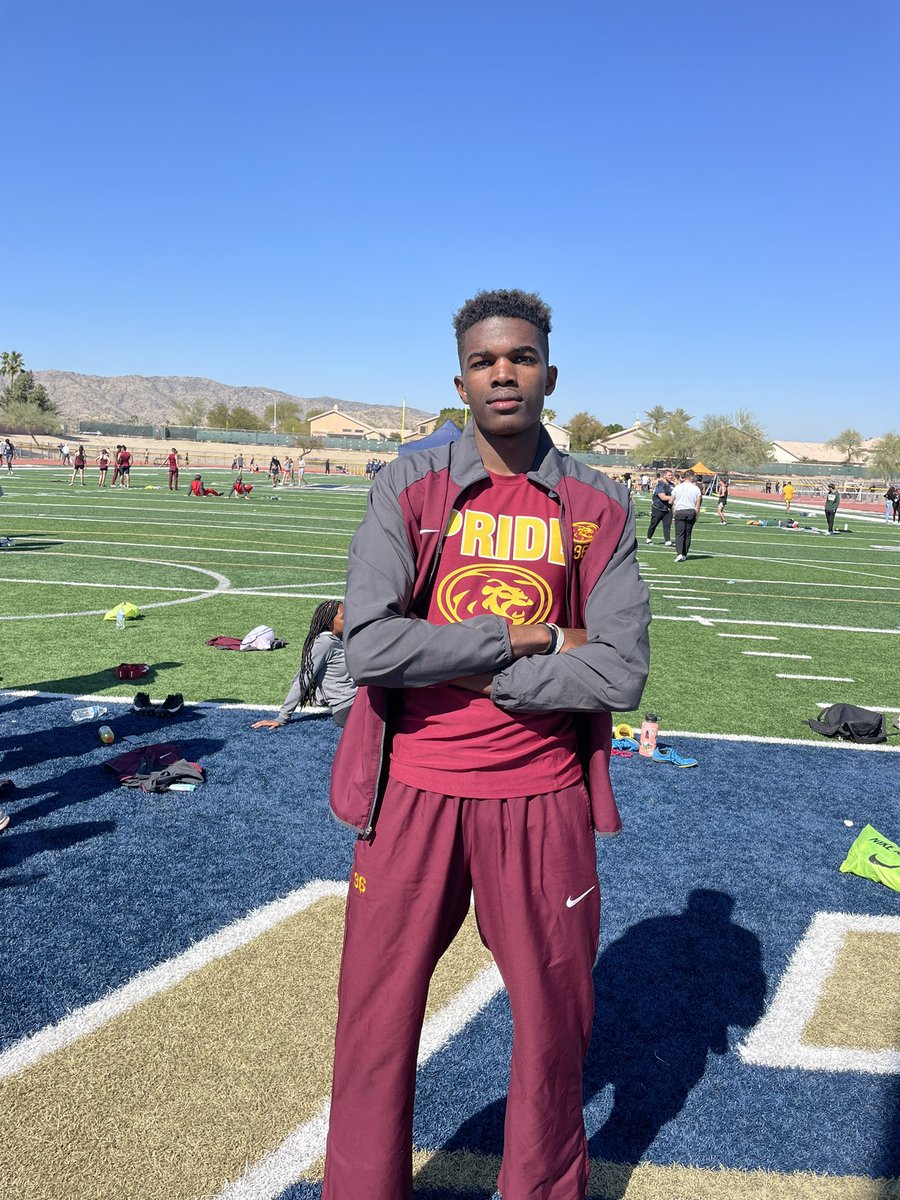TrevaiaD's tweet photo. Good job on opening up with a 48.49 pr in the 400m today! #Roll Pride!!! https://t.co/HxfkiMM2jl
