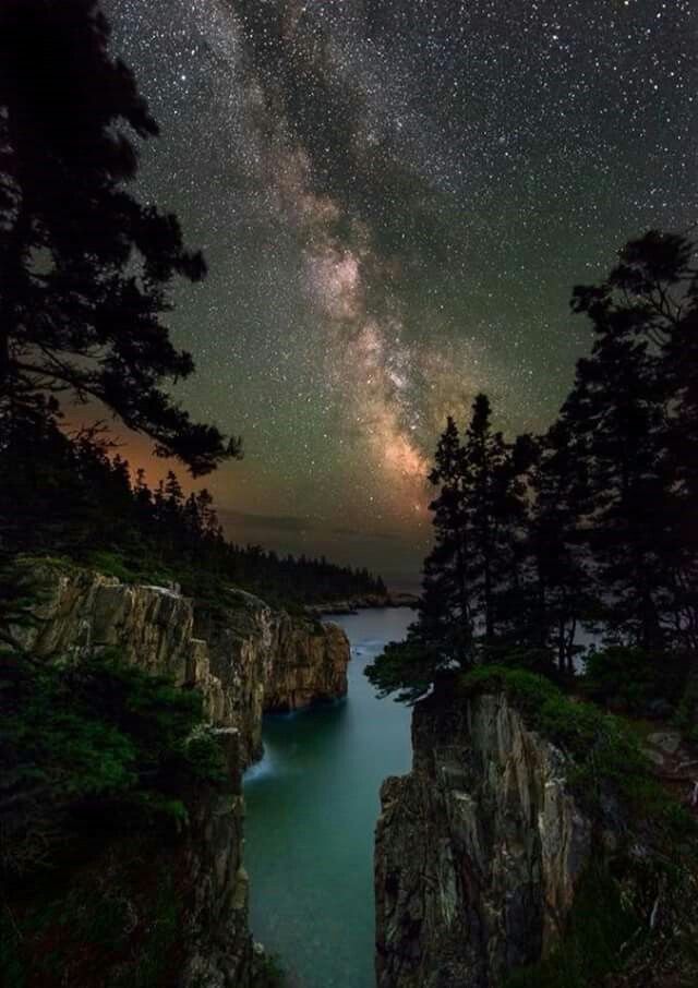 maiz_julio's tweet photo. Milky Way over the Arcadia National Park, Maine by Colin Zuirner. https://t.co/u4cDZbvyrU