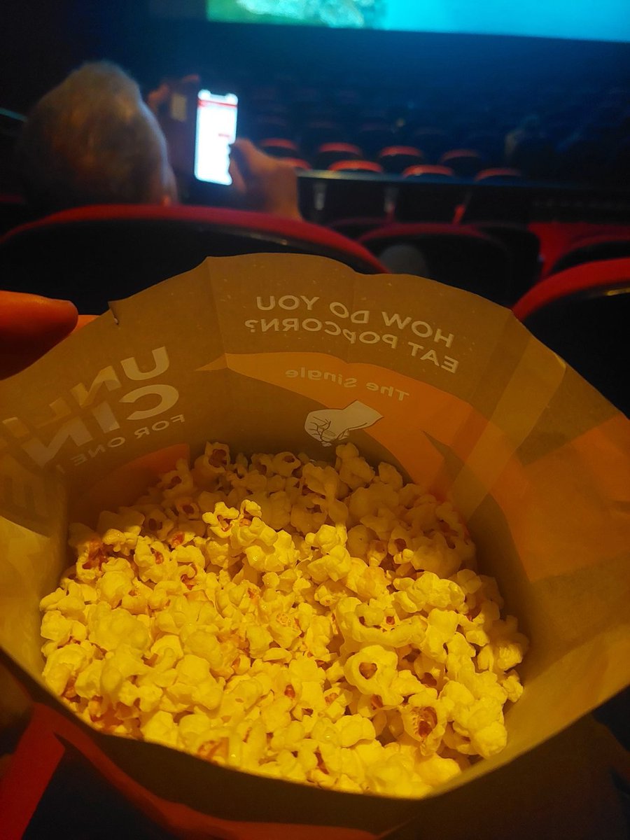 SexyEmilyOliver's tweet image. Hoping for some back row action #backrow #backseat #CineworldDay